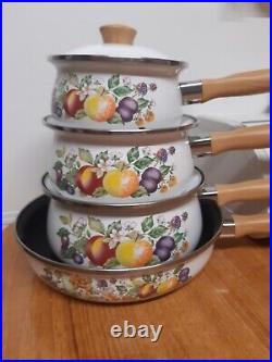 Vintage Johnson brother Fresh fruit Pan set Rare