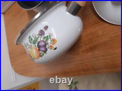 Vintage Johnson brother Fresh fruit Pan set Rare